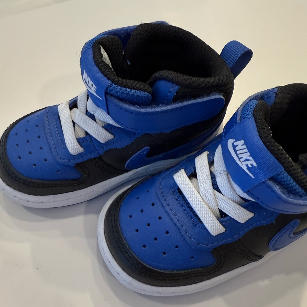 Nike high tops 5C toddler barely worn
